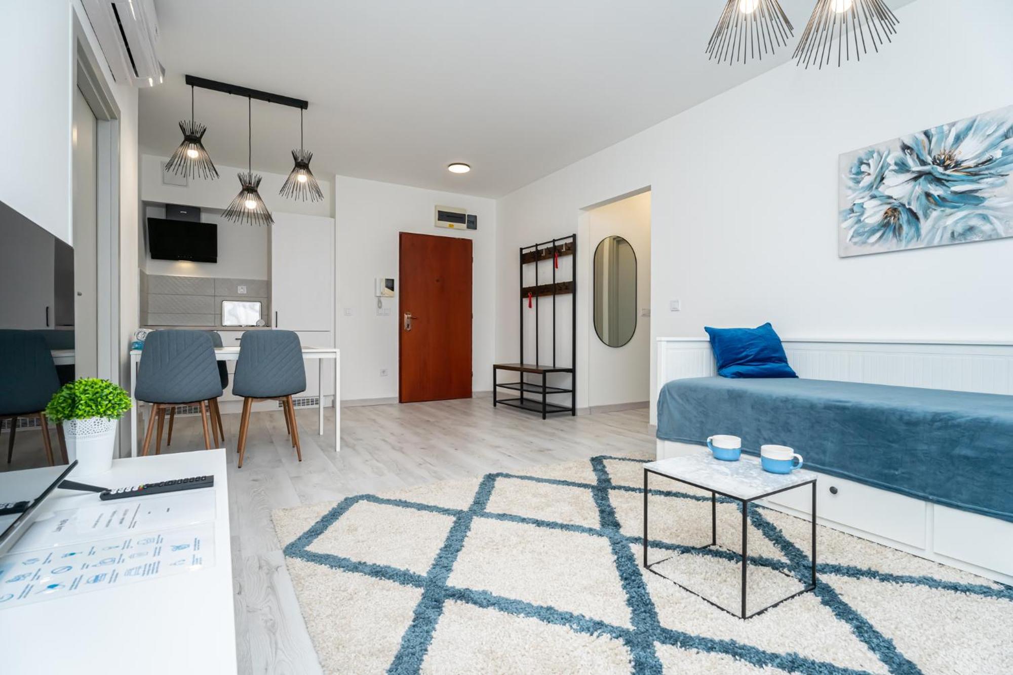 Luxy Hollo Gozsdu Court Apartman *